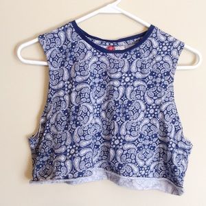 SALE ✨ Retro Patterned Crop Top